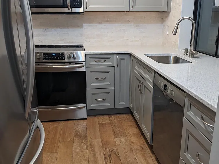 412 10th St #201 — Photo 3