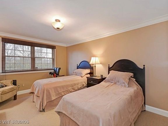 5th image of 1115 Royal Street George Dr #106
