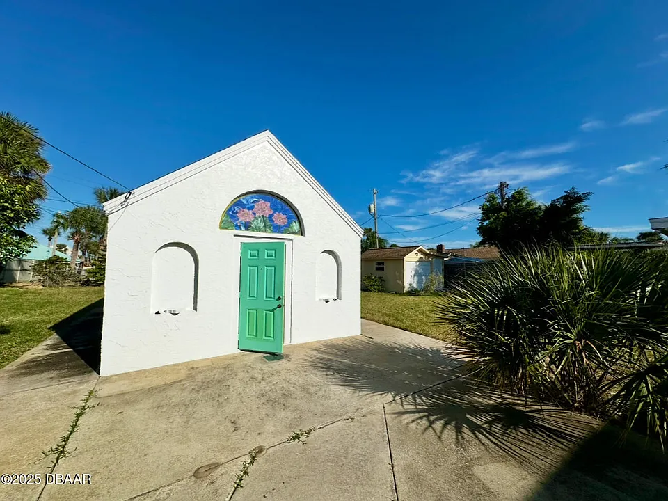 1104 Jacaranda Ave #COTTAGE