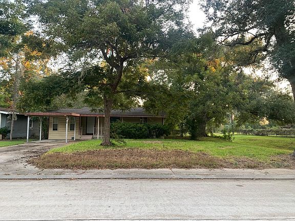 2nd image of 215 Jasmine St