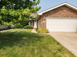 8428 Pierce Pl, Merrillville, IN 46410