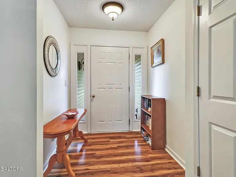 144 Pomeroy Dr — Photo 5