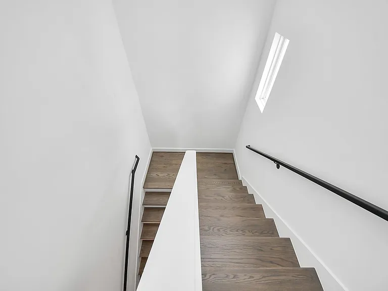 5823 Dolores St — Photo 17