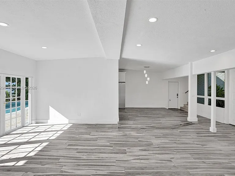 19260 NE 22nd Ave — Photo 41