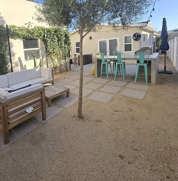 919 Isabel St — Photo 26