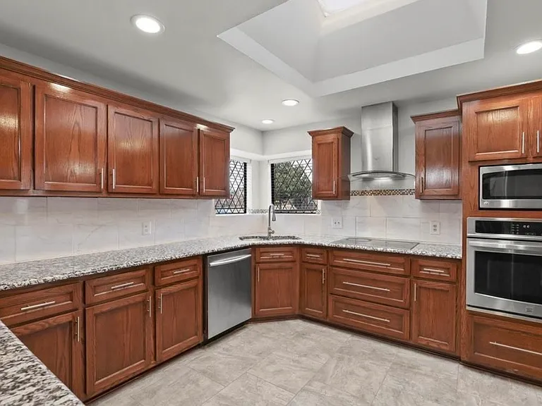 3420 Portside Ln — Photo 10