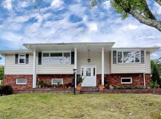 44 Memorial Rd, West Caldwell, NJ 07006