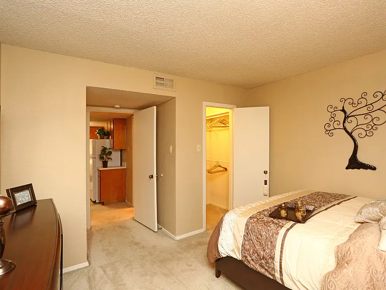Cedar Bend — Photo 20