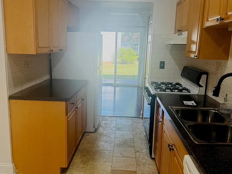 2454 Devonshire Ct #2454 — Photo 4
