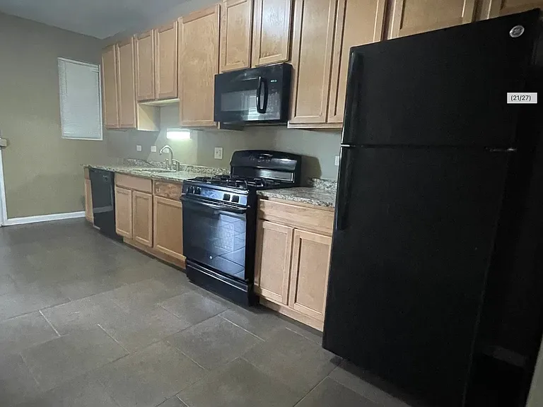 1853 S Springfield Ave #2 — Photo 6