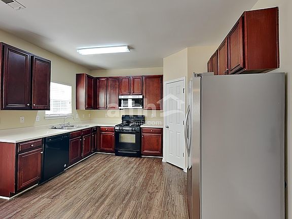 3rd image of 3511 Umatilla Ln SW