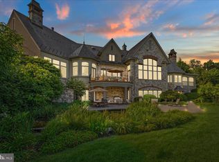 300 River Bend Dr, Enola, PA 17025