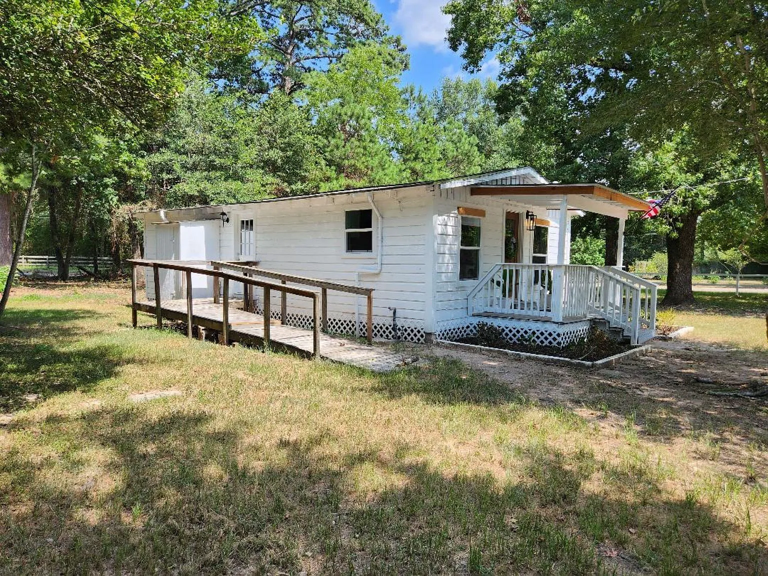3 bed, 1.0 bath, 792 sqft, $1,550 — Photo 4