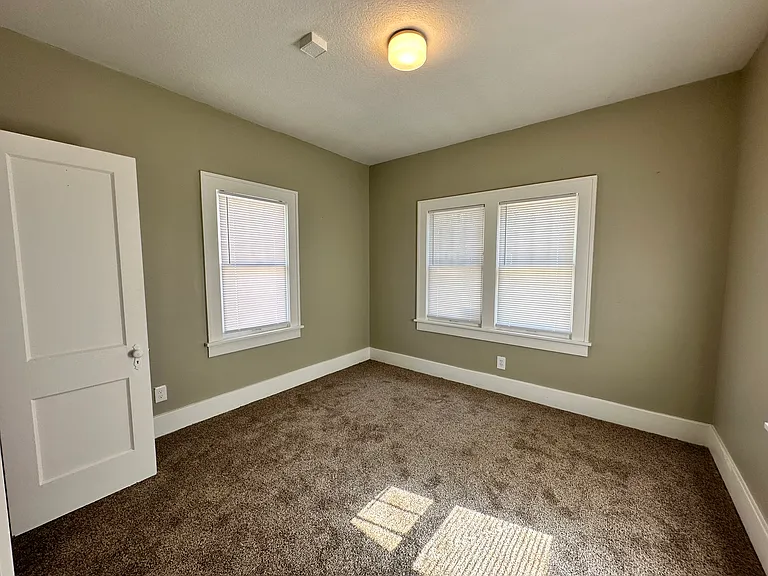 1318 S Hydraulic Ave — Photo 20