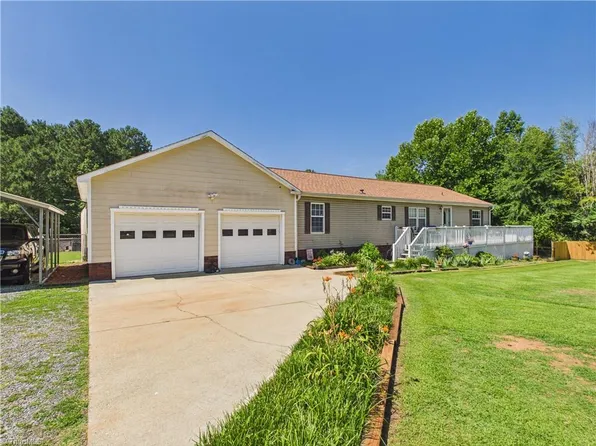 504 State Highway 62 E, Pleasant Garden, NC 27313