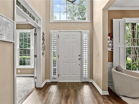 4th image of 4229 Sheffield Ct NW