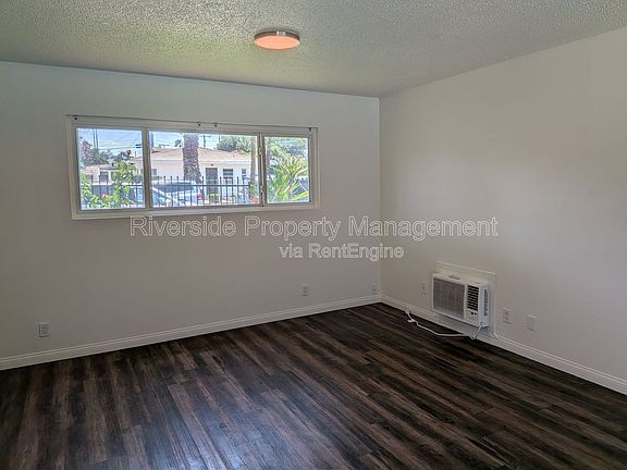 3rd image of 1881 Loma Vista St APT 8