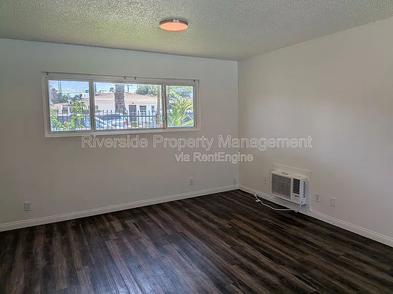 1881 Loma Vista St #8 — Photo 3