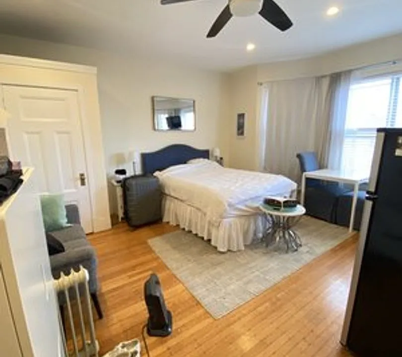 14 Chiswick Rd #1L