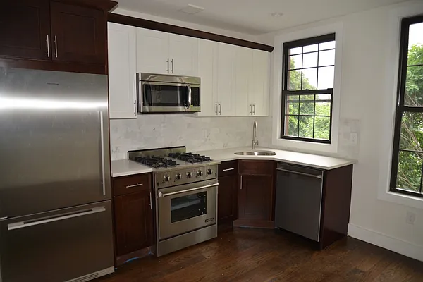 Rented by MNS | media 32