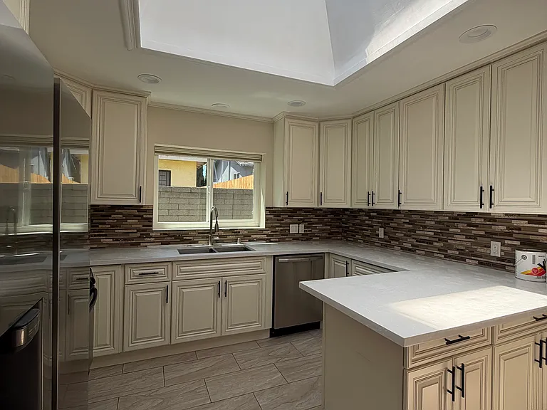 3944 Mountain View Ave — Photo 4