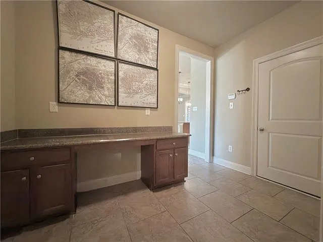 726 Place Saint Etienne St — Photo 20