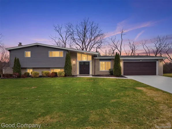 7371 Edinborough Dr, West Bloomfield, MI 48322