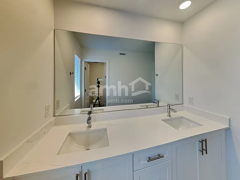 8135 Braavos Peninsula Ave — Photo 16