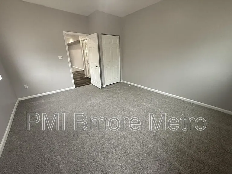 2643 E Madison St #B — Photo 6