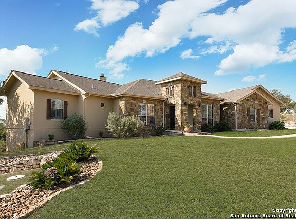 2nd image of 115 Comal Peak
