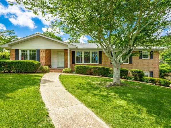 7110 Saratoga Ln, Chattanooga, TN 37421