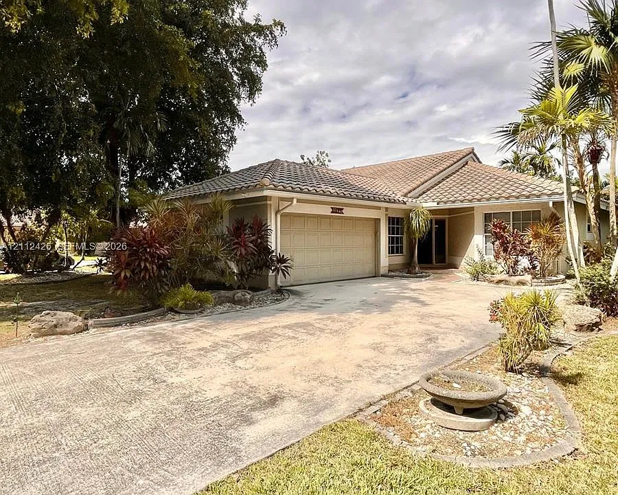 10445 NW 8th Ct