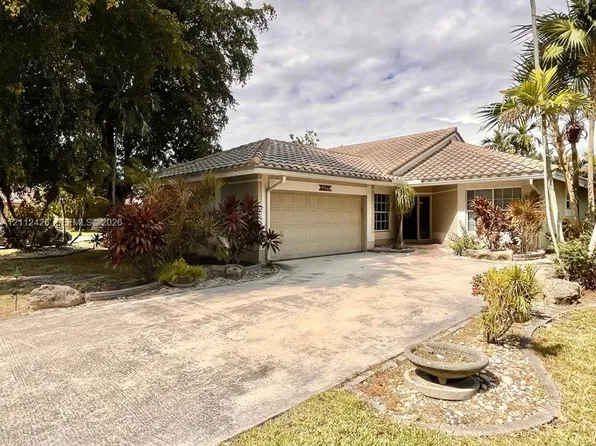 10445 NW 8th Ct, Pompano Beach, FL 33071