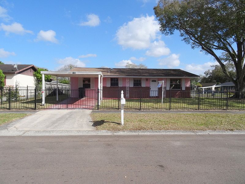 1st image of 7032 Sandhurst Dr