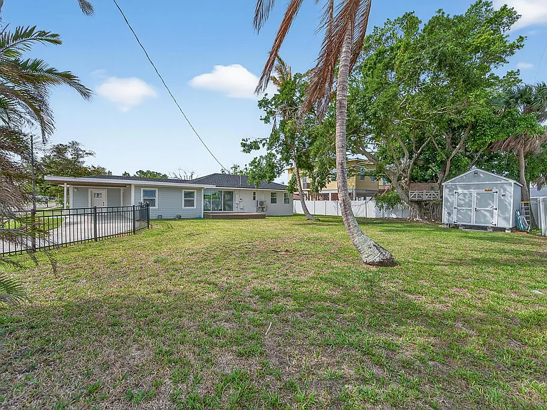 1839 Saint George Dr — Photo 55