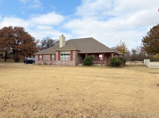 8801 S Ridgeview Dr, Sapulpa, OK 74066