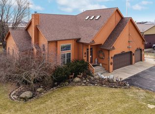 10292 Galena Rd, Bristol, IL 60512