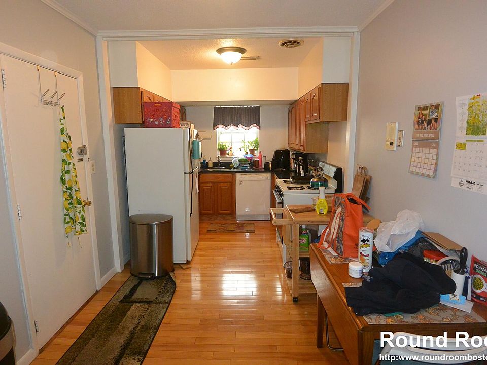 1st image of 178 Lake Shore Rd APT 4