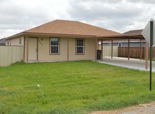 310 Royal Falcon Dr, Del Rio, TX 78840