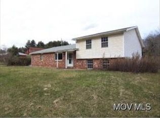 10 Michaelis Rd, Marietta, OH 45750