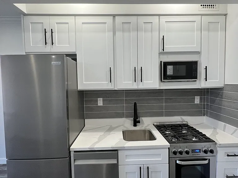 302 W 92nd St #6M — Photo 4
