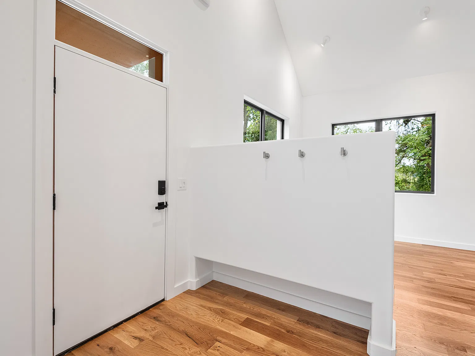 2 bed, 2.5 bath, 1256 sqft, $3,000 — Photo 2