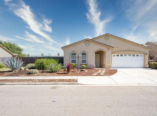 661 W Honolulu Dr, Lindsay, CA 93247
