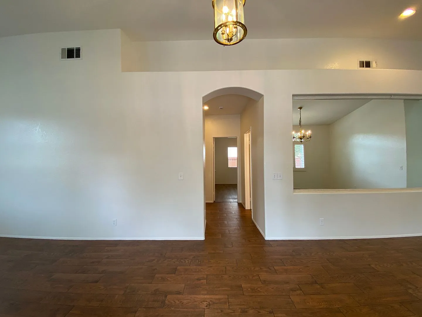 Spacious 3 Bedroom, 2 Bath located in Treasures of Caste Creek Community! — Photo 4