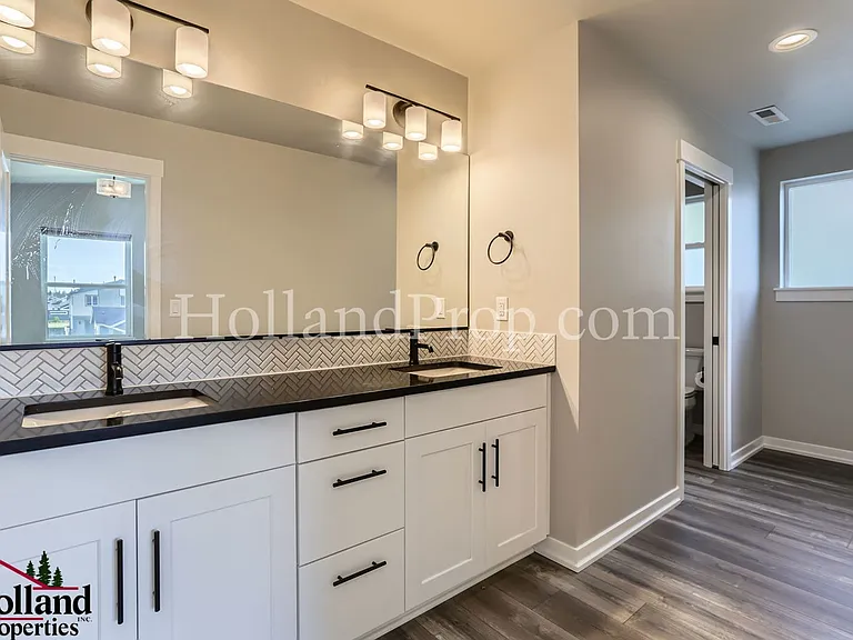 6503 SE Provence St — Photo 16