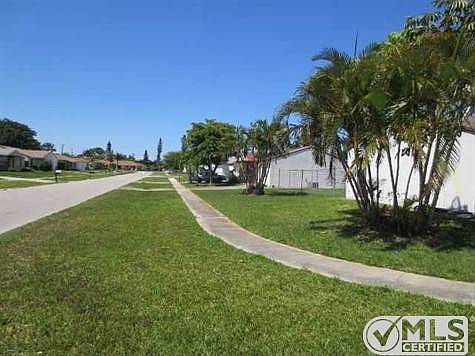 3rd image of 4147 Ixora Ct S