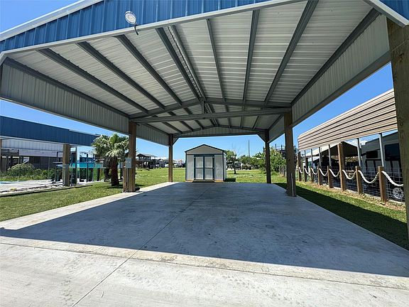 3rd image of 147 Mae Cir N