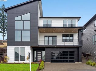 521 NE Province Dr, Camas, WA