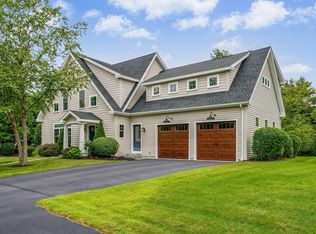 9 Mussel Cove Ln, Falmouth, ME 04105