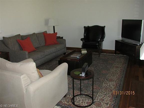 5th image of 372 Clearfield Dr
